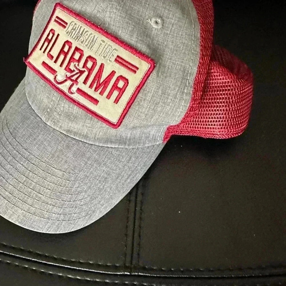 Fan favorite Alabama Crimson Tide mesh baseball cap. Never worn. - Picture 4 of 8